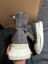 Load image into Gallery viewer, RICK OWENS ABSTRACT
