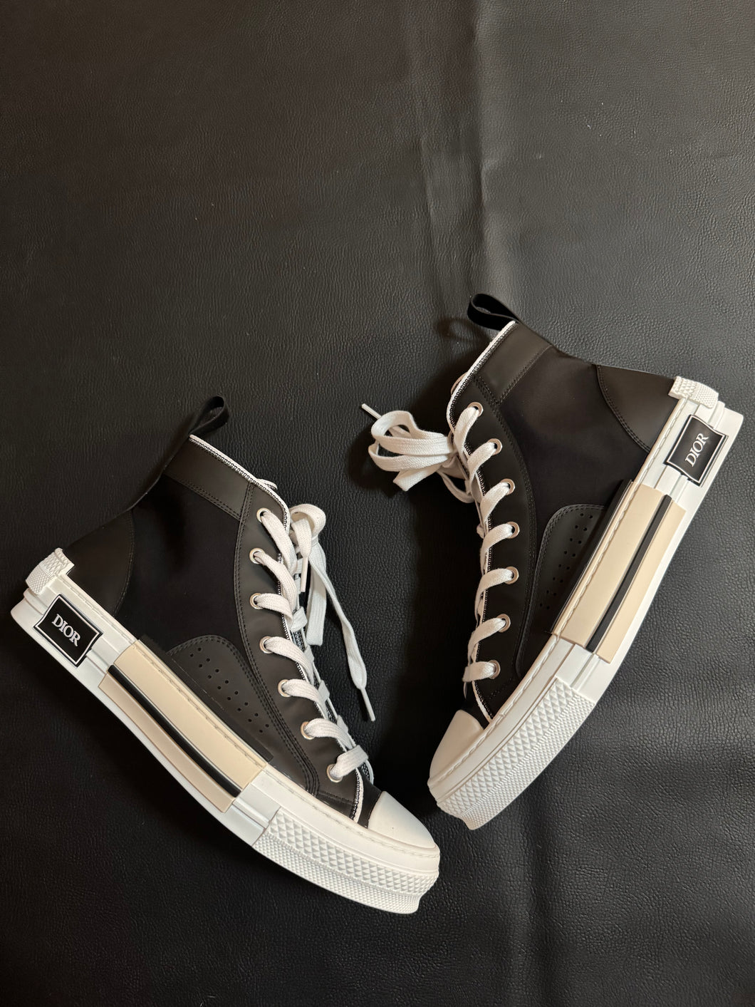 DIOR B23