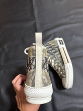 Load image into Gallery viewer, DIOR B23
