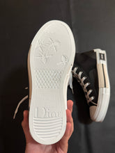 Load image into Gallery viewer, DIOR B23
