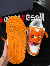 Load image into Gallery viewer, LOUIS VUITTON SNEAKERS
