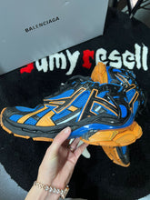 Load image into Gallery viewer, BALENCIAGA RUNNERS

